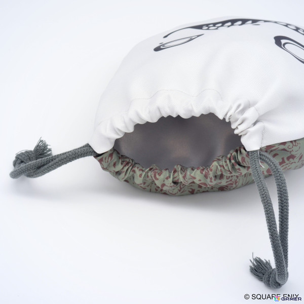 「NieR（ニーア）」シリーズからエミールがモチーフになったラバートレイや巾着袋が登場！の画像