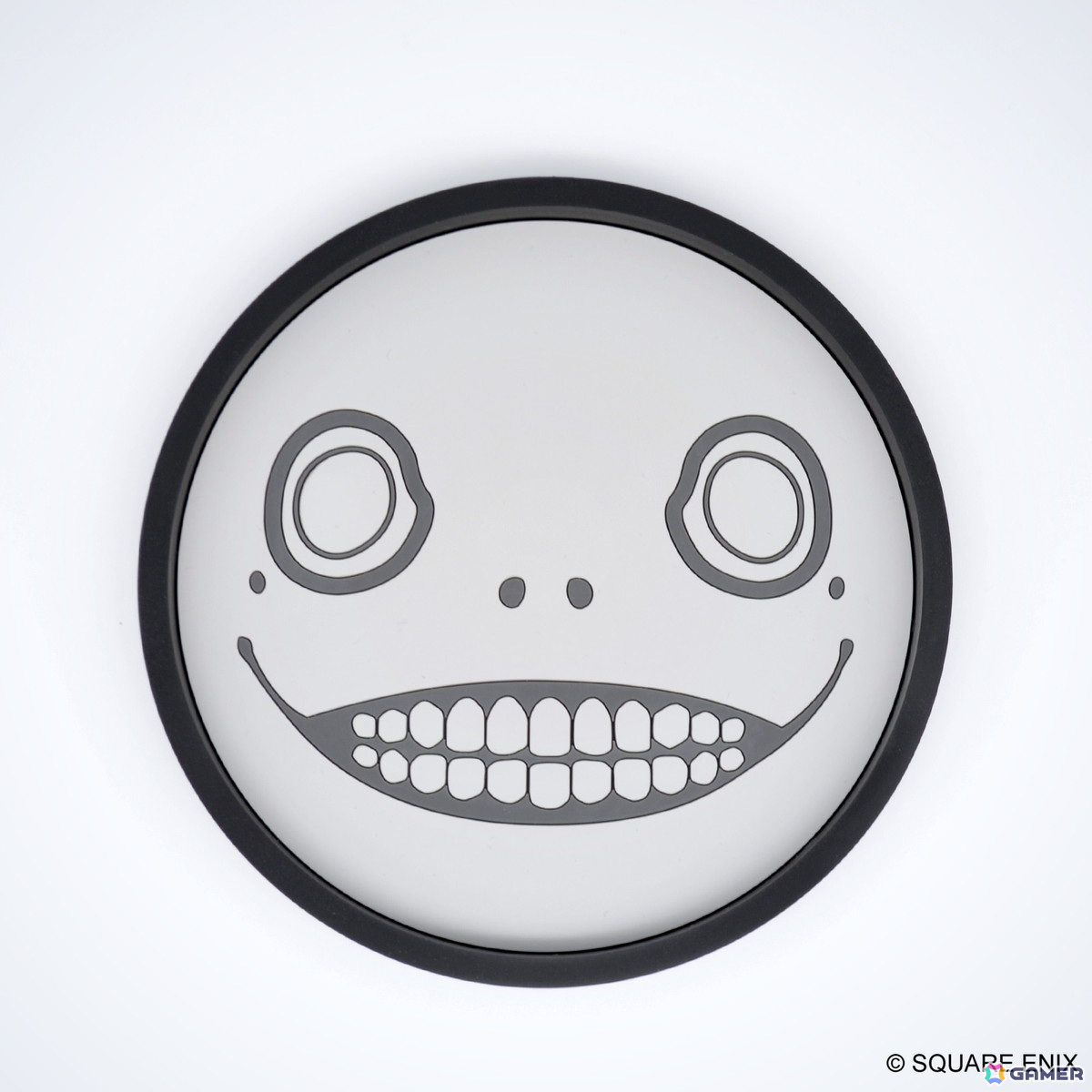 「NieR(ニーア)」シリーズからエミールがモチーフになったラバートレイや巾着袋が登場!の画像