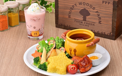 「Kirby Cafe」に「コックカワサキとくせいスパイシーカレープレート」と「クリーミィ☆ピンクラッシー」が5月21日から期間限定で登場！