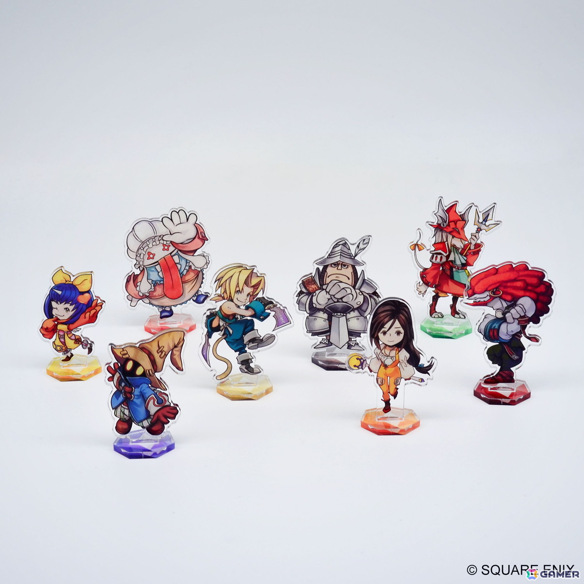「FFIX」ビビのフェイスマグカップ、ぬいぐるみポーチや板鼻利幸氏新規描き下ろしイラストを使用したアクリルスタンドが登場!の画像
