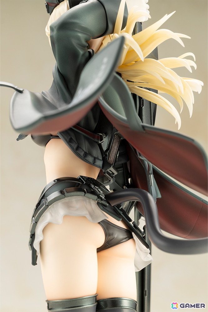 「島田フミカネ ART WORKS」よりアルシアがフィギュアに!ジャケットの上にマントを羽織り、大型の長刀を装備した姿で立体化の画像