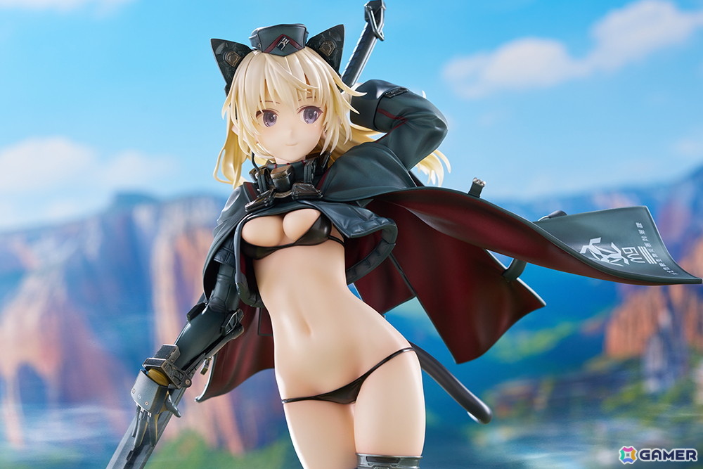 「島田フミカネ ART WORKS」よりアルシアがフィギュアに!ジャケットの上にマントを羽織り、大型の長刀を装備した姿で立体化の画像