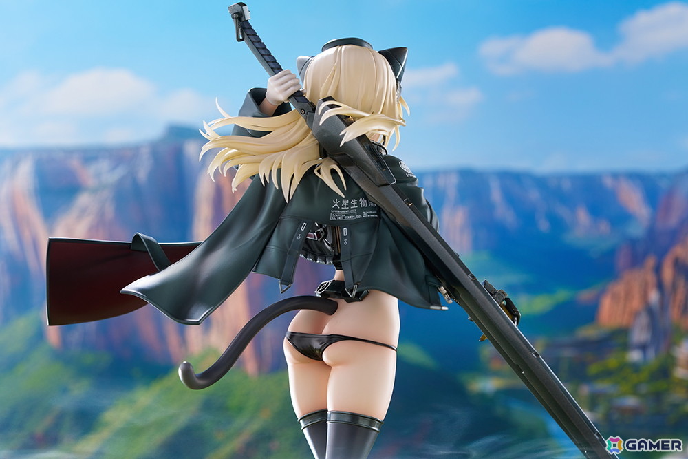「島田フミカネ ART WORKS」よりアルシアがフィギュアに!ジャケットの上にマントを羽織り、大型の長刀を装備した姿で立体化の画像