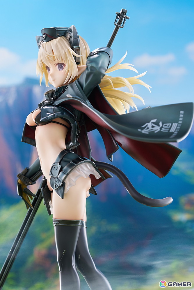「島田フミカネ ART WORKS」よりアルシアがフィギュアに!ジャケットの上にマントを羽織り、大型の長刀を装備した姿で立体化の画像