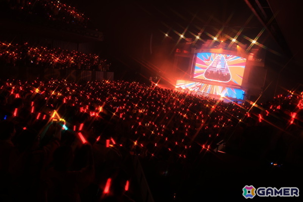 ゲームのライブ演出を再現したソロ曲に加えて「Star-mine」「雨上がりのアイリス」のサプライズも！「学マス The 1st Period Spotlight Star」DAY1レポートの画像10