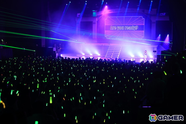 ゲームのライブ演出を再現したソロ曲に加えて「Star-mine」「雨上がりのアイリス」のサプライズも！「学マス The 1st Period Spotlight Star」DAY1レポートの画像4