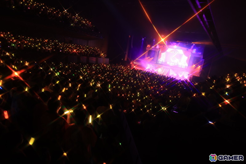 ゲームのライブ演出を再現したソロ曲に加えて「Star-mine」「雨上がりのアイリス」のサプライズも！「学マス The 1st Period Spotlight Star」DAY1レポートの画像