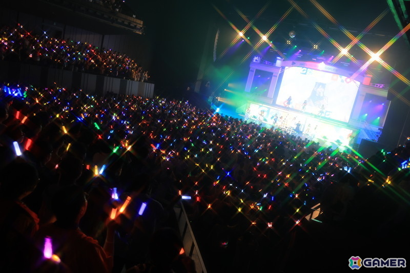 ゲームのライブ演出を再現したソロ曲に加えて「Star-mine」「雨上がりのアイリス」のサプライズも！「学マス The 1st Period Spotlight Star」DAY1レポートの画像