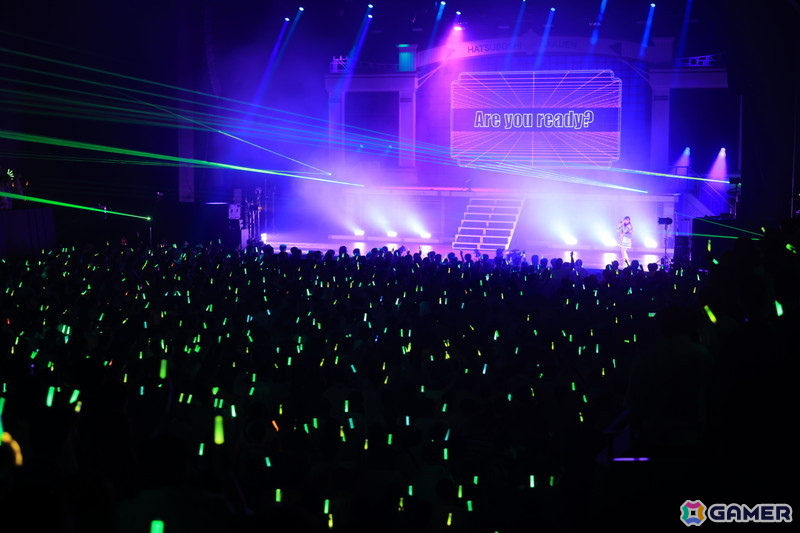 ゲームのライブ演出を再現したソロ曲に加えて「Star-mine」「雨上がりのアイリス」のサプライズも！「学マス The 1st Period Spotlight Star」DAY1レポートの画像