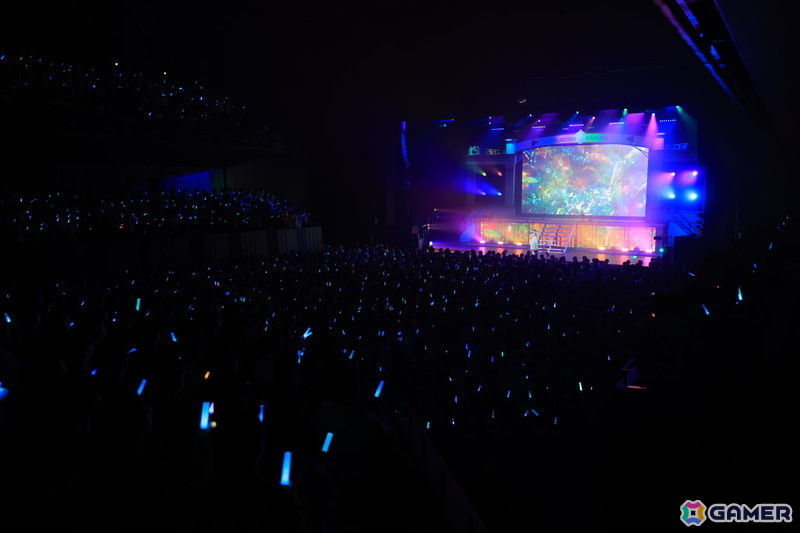 ゲームのライブ演出を再現したソロ曲に加えて「Star-mine」「雨上がりのアイリス」のサプライズも！「学マス The 1st Period Spotlight Star」DAY1レポートの画像