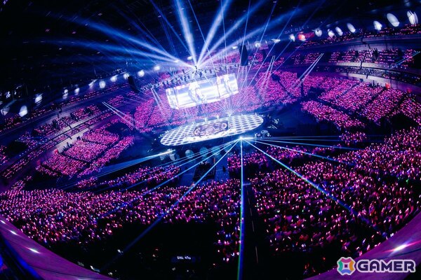 高柳知葉さんがシークレット出走の瀬戸桃子さんと「シンデレラグレイ」楽曲を熱唱！「ウマ娘 プリティーダービー 6th EVENT The New Frontier 春公演」DAY1レポートの画像5