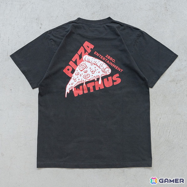 ゲーム実況者「2BRO.」のピザショップをイメージした「PIZZA WITH US」グッズが発売！ピザボックスにTシャツやステッカーを詰め込んだ豪華セットもの画像