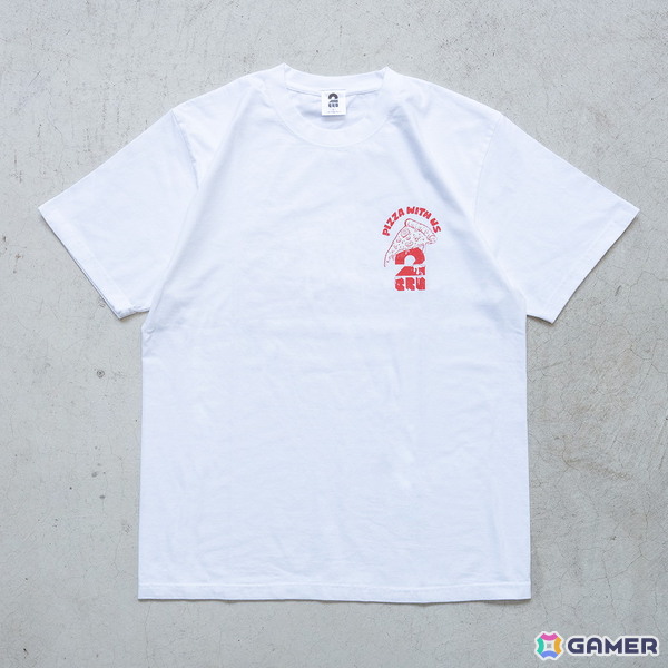 ゲーム実況者「2BRO.」のピザショップをイメージした「PIZZA WITH US」グッズが発売！ピザボックスにTシャツやステッカーを詰め込んだ豪華セットもの画像