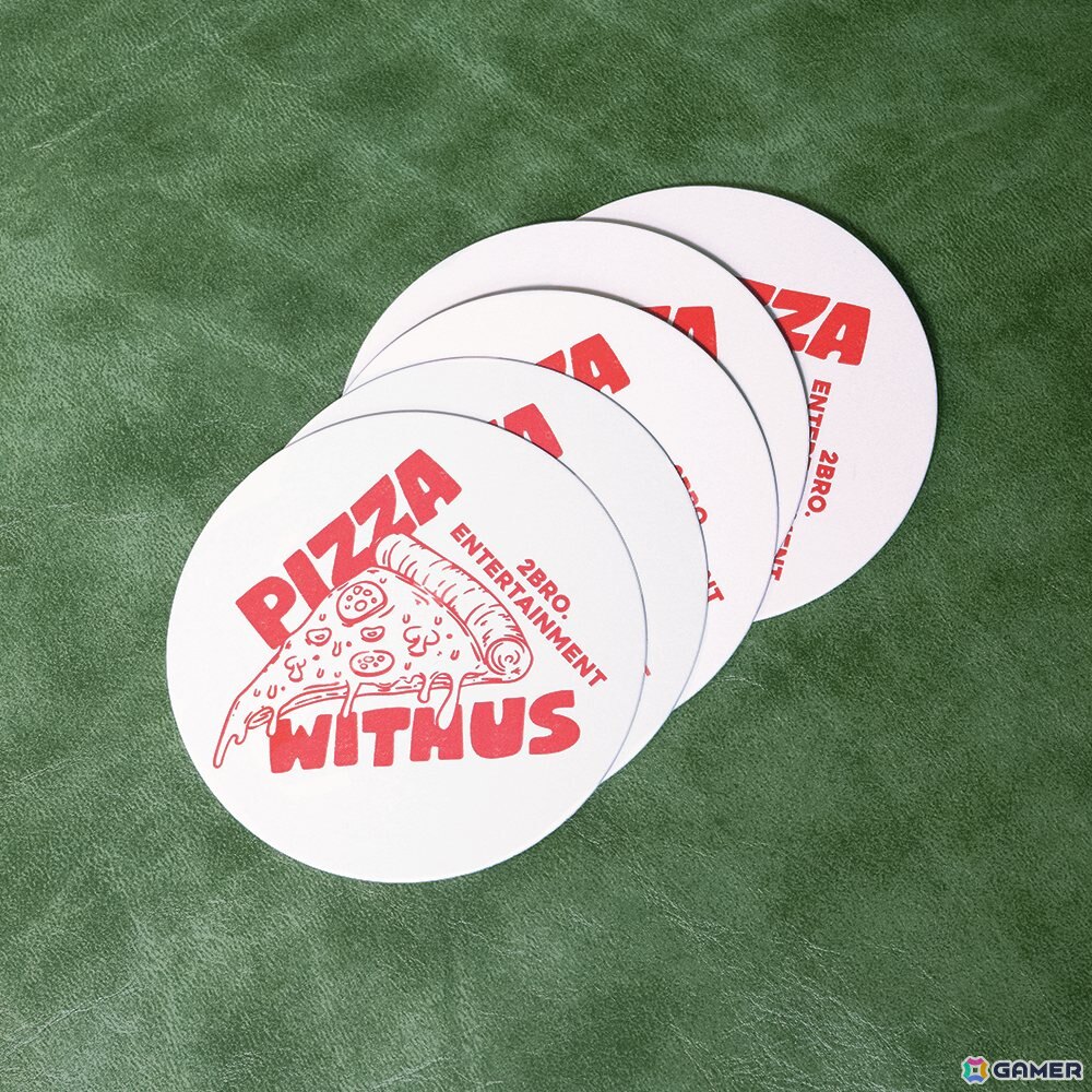 ゲーム実況者「2BRO.」のピザショップをイメージした「PIZZA WITH US」グッズが発売!ピザボックスにTシャツやステッカーを詰め込んだ豪華セットもの画像