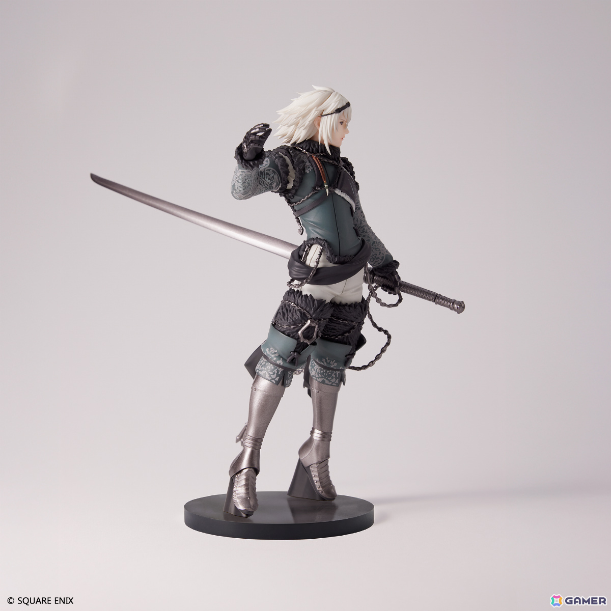「『NieR Replicant ver.1.22474487139...』フォルミズム ニーア」が10月25日に発売!逞しく成長した青年期の姿で立体化の画像