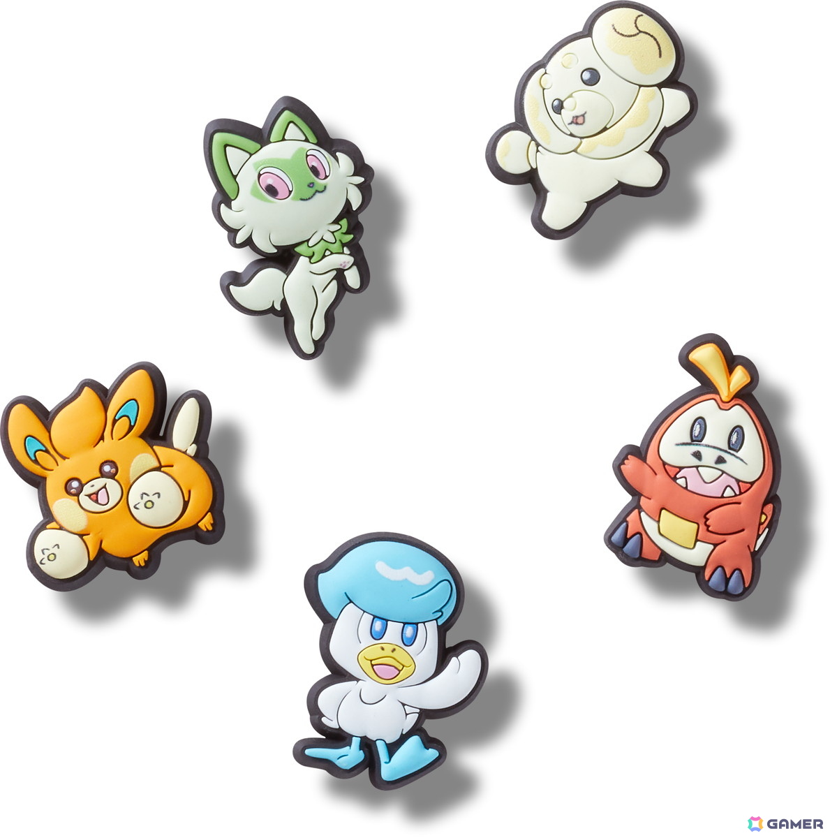 クロックスとポケモンのコラボアイテムがアイテムが発売!コラボデザインのフットウェア4種とポケモンやモンスターボールデザインのジビッツが登場の画像