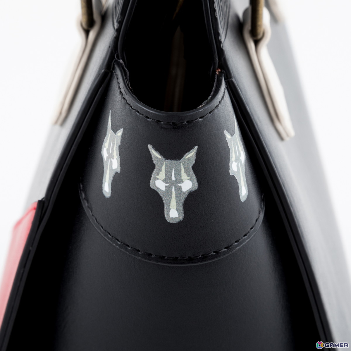 「Hades」ザグレウスがモチーフのショルダーバッグ、アウター、長財布がSuperGroupiesより登場！ハデス家やオリュンポスの神々のシンボルデザインもの画像10