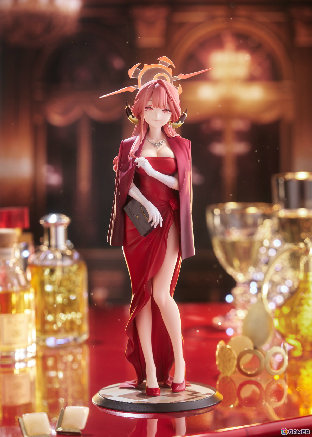 「ブルアカ」アルがゴージャスなドレス姿で1/7スケールフィギュア化!ジャケットを外した姿や“名刺”を持たせたポーズも再現可能の画像