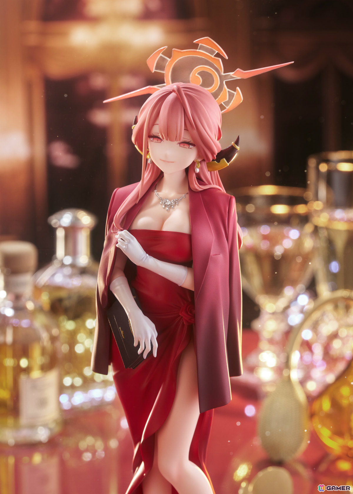 「ブルアカ」アルがゴージャスなドレス姿で1/7スケールフィギュア化!ジャケットを外した姿や“名刺”を持たせたポーズも再現可能の画像