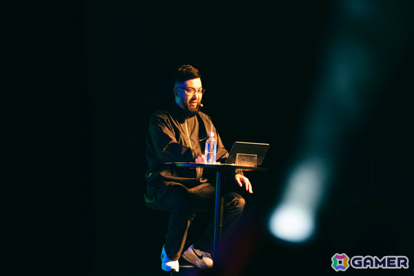 ゲーム実況者・2BRO.初のオフラインイベント「2BRO. RADIO: THE STAGE」が開催！兄者さんのステージ登場に観客＆コメントは大盛り上がりの画像4
