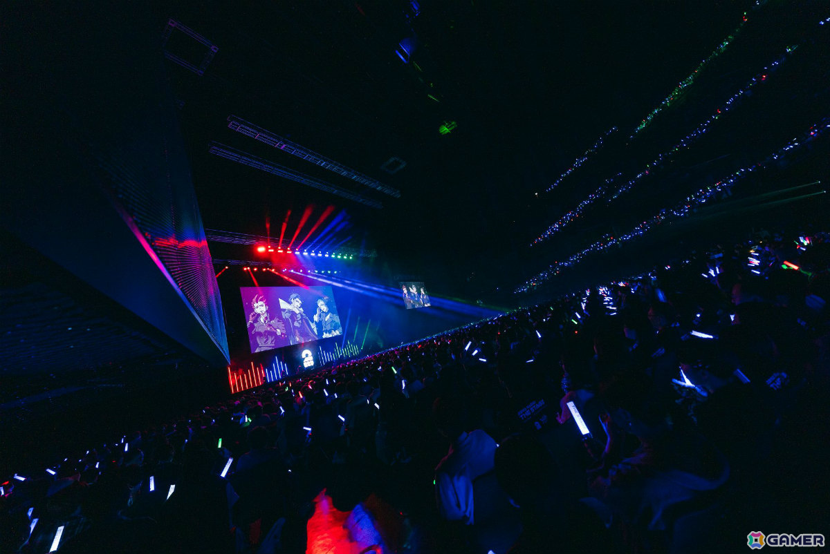 ゲーム実況者・2BRO.初のオフラインイベント「2BRO. RADIO: THE STAGE」が開催!兄者さんのステージ登場に観客&コメントは大盛り上がりの画像