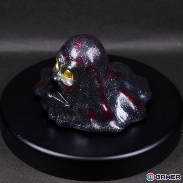 「真・女神転生V Vengeance」発売1周年記念グッズが登場！ナホビホのメタル立体キーホルダーや再販となる外道スライムのソフビなどを展開の画像