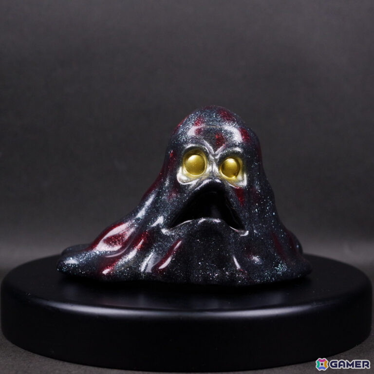 「真・女神転生V Vengeance」発売1周年記念グッズが登場！ナホビホのメタル立体キーホルダーや再販となる外道スライムのソフビなどを展開の画像