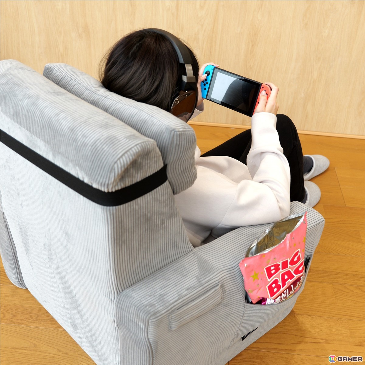ゲーミング座椅子「運べるスマホソファー」のリニューアルモデルが発売!カバーの着脱が簡単になり夏場の堕落ゲーム環境も快適にの画像