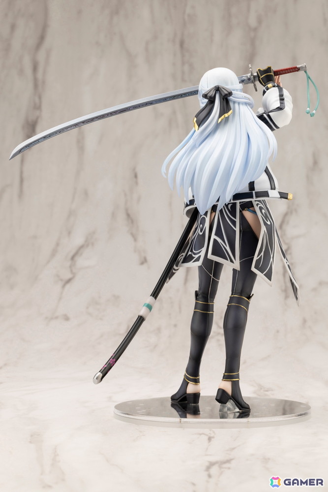 「軌跡シリーズ」共和国編から登場する《白銀の剣聖》「シズナ・レム・ミスルギ」がスケールフィギュア化!の画像