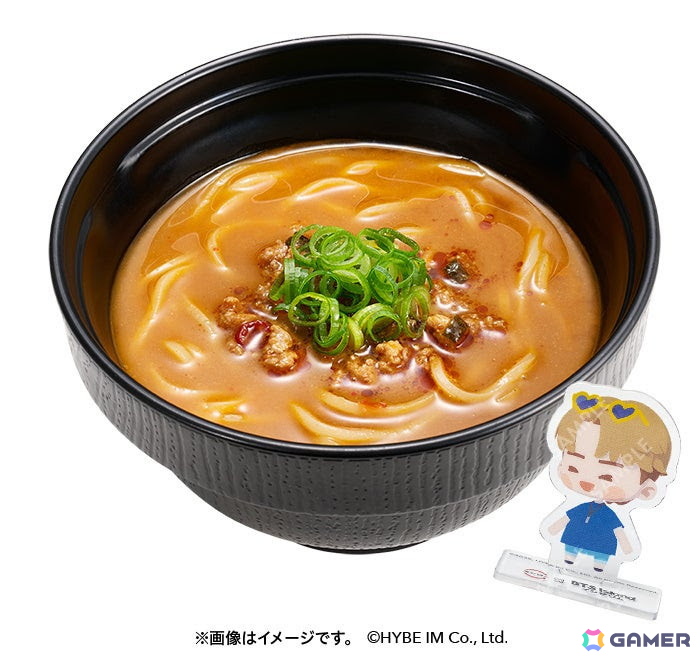 「BTS Island:インザソム」とスシローのコラボが6月25日より開催！ミニアクスタやカラーチェンジカップなどが付属するコラボメニューが登場の画像