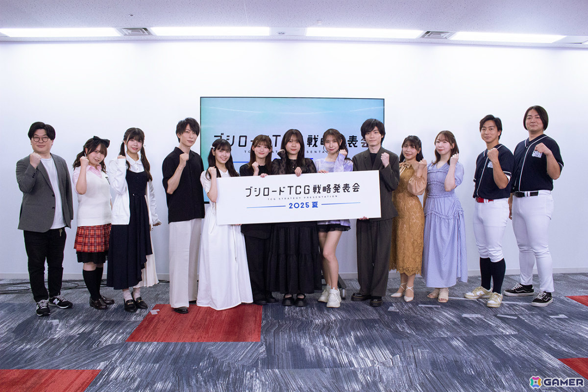 左から(敬称略):天津飯大郎、佐伯伊織、南村優羽、森嶋秀太、立石凛、深川瑠華、千春、幸村恵理、真野拓実、新田恵海、佐々木未来、セイギ(ボシマックス)、カナヤン(ボシマックス)