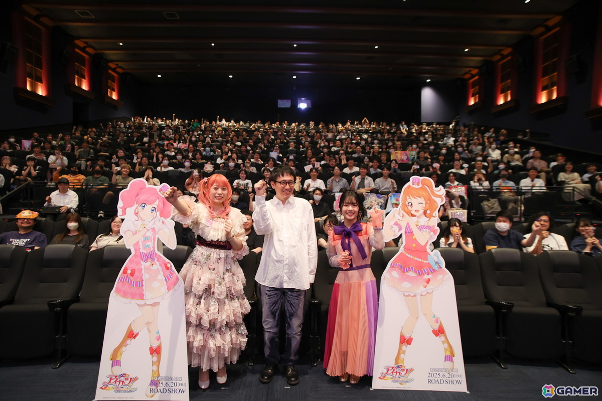 「アイカツ！メモリアルステージ ～輝きのユニットカップ～」大空あかり役 下地紫野さんと、天羽まどか役 川上千尋さん、木村隆一監督が公開記念舞台挨拶に登壇！の画像