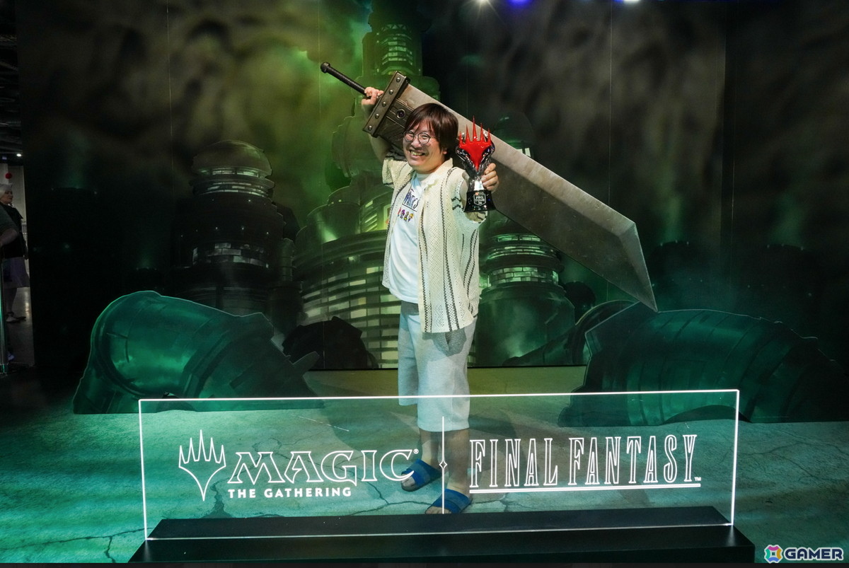プロツアー「マジック:ザ・ギャザリング--FINAL FANTASY」で日本人プロプレイヤーの行弘賢選手が初優勝!の画像