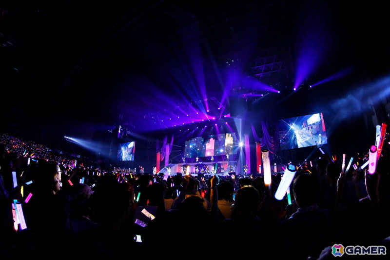 津田美波さんが小日向美穂の新ソロ曲「ひだまりの中で」を初披露！「デレステ」10周年記念ツアー福岡公演DAY1レポート！の画像