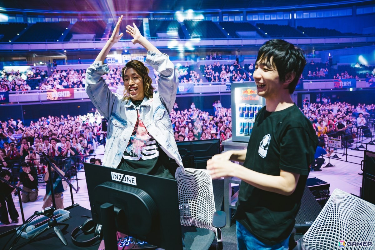 優勝した「SHAKA」と「あくたがわ」　Suguru Saito / Red Bull Content Pool
