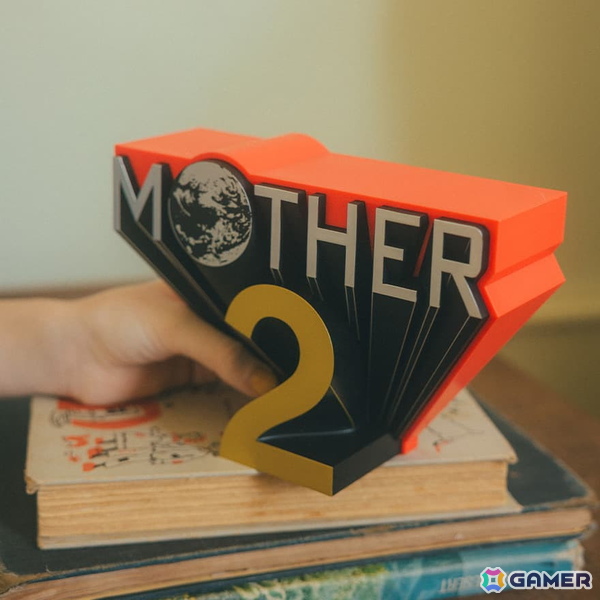 存在感抜群の「MOTHER2」立体ロゴフィギュアと84枚のどせいさんが楽しめるパタパタ時計が登場！ほぼ日「MOTHER」プロジェクトによる夏の新商品第1弾が公開の画像2