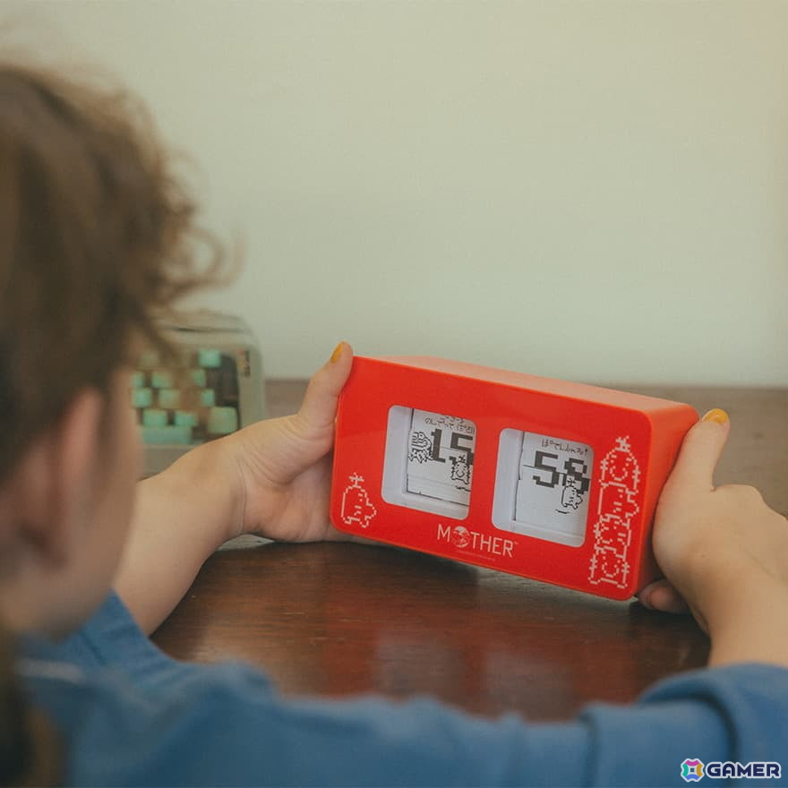 存在感抜群の「MOTHER2」立体ロゴフィギュアと84枚のどせいさんが楽しめるパタパタ時計が登場!ほぼ日「MOTHER」プロジェクトによる夏の新商品第1弾が公開の画像