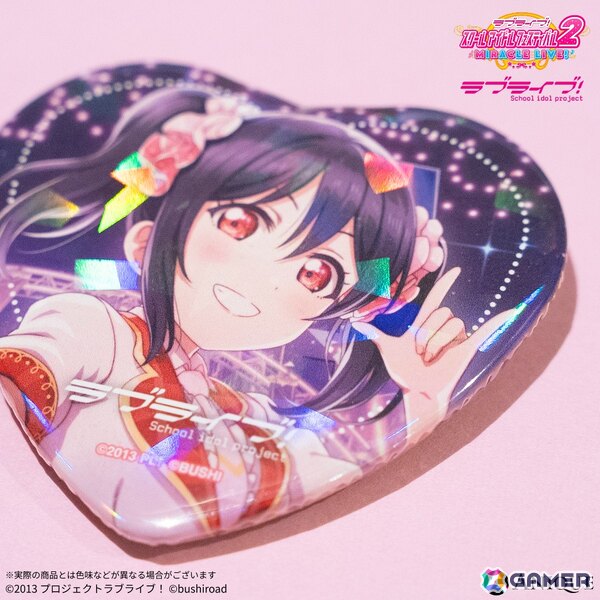「スクフェス2」のホログラム缶バッジ、スマートフォン風アクスタ・ジュエルクリアカード、スチルカードイラストを使用したポストカードが登場！の画像6