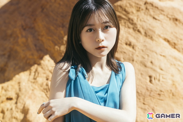 水瀬いのりさんベストアルバム「Travel Record」、2ndハーフアルバム「Turquoise」のジャケット写真、アーティスト写真が公開の画像1