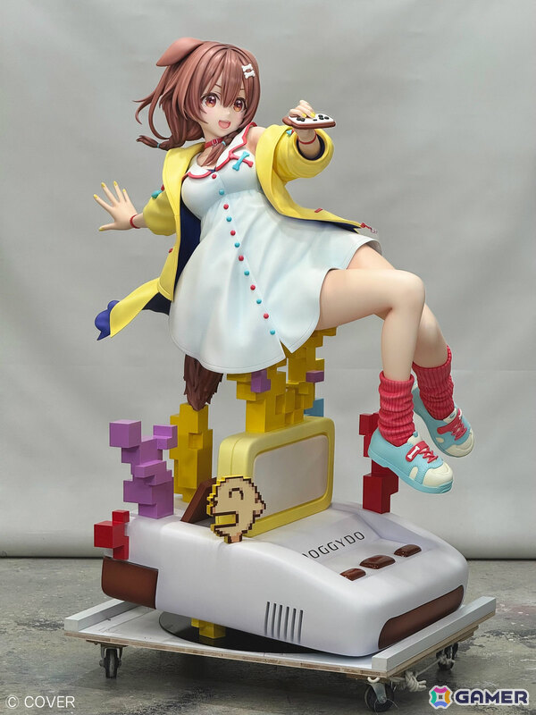 「hololive GAMERS fes. 超超超超ゲーマーズ2」白上フブキさん、大神ミオさん、猫又おかゆさん、戌神ころねさんの等身大フィギュアが展示！の画像