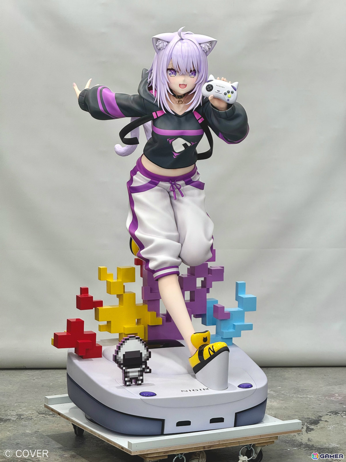 「hololive GAMERS fes. 超超超超ゲーマーズ2」白上フブキさん、大神ミオさん、猫又おかゆさん、戌神ころねさんの等身大フィギュアが展示！の画像1