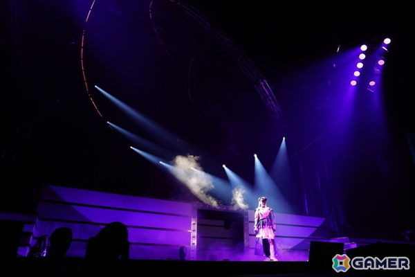 「シャニマス」7th UNITLIVE TOUR横浜公演DAY1レポート！ストレイライトが「SWEETEST BITE」「ビーチブレイバー」をカバー、放クラ×ストレイのコラボ曲「迅雷鉄火」もの画像15