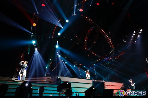「シャニマス」7th UNITLIVE TOUR横浜公演DAY1レポート！ストレイライトが「SWEETEST BITE」「ビーチブレイバー」をカバー、放クラ×ストレイのコラボ曲「迅雷鉄火」もの画像17