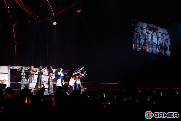 「シャニマス」7th UNITLIVE TOUR横浜公演DAY1レポート！ストレイライトが「SWEETEST BITE」「ビーチブレイバー」をカバー、放クラ×ストレイのコラボ曲「迅雷鉄火」もの画像29