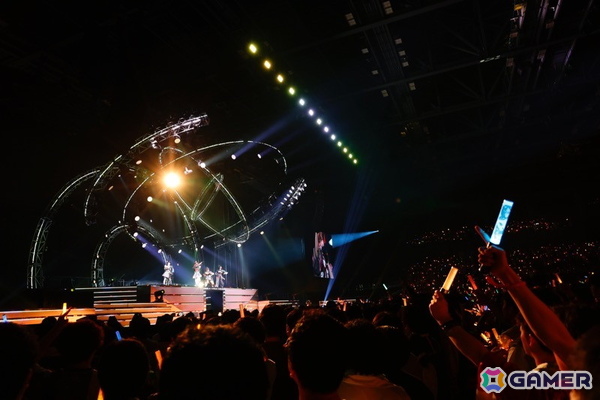 「シャニマス」7th UNITLIVE TOUR横浜公演DAY1レポート！ストレイライトが「SWEETEST BITE」「ビーチブレイバー」をカバー、放クラ×ストレイのコラボ曲「迅雷鉄火」もの画像33