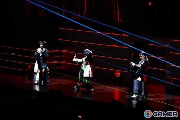 「シャニマス」7th UNITLIVE TOUR横浜公演DAY1レポート！ストレイライトが「SWEETEST BITE」「ビーチブレイバー」をカバー、放クラ×ストレイのコラボ曲「迅雷鉄火」もの画像37