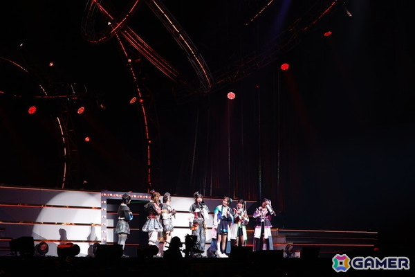 「シャニマス」7th UNITLIVE TOUR横浜公演DAY1レポート！ストレイライトが「SWEETEST BITE」「ビーチブレイバー」をカバー、放クラ×ストレイのコラボ曲「迅雷鉄火」もの画像40