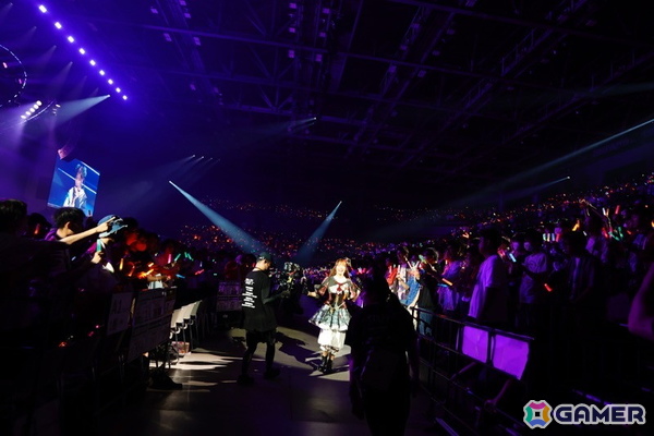 「シャニマス」7th UNITLIVE TOUR横浜公演DAY1レポート！ストレイライトが「SWEETEST BITE」「ビーチブレイバー」をカバー、放クラ×ストレイのコラボ曲「迅雷鉄火」もの画像41