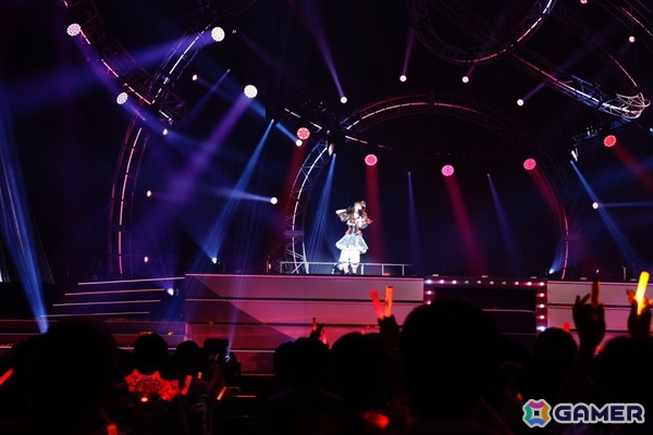 「シャニマス」7th UNITLIVE TOUR横浜公演DAY1レポート！ストレイライトが「SWEETEST BITE」「ビーチブレイバー」をカバー、放クラ×ストレイのコラボ曲「迅雷鉄火」もの画像5