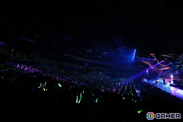 「シャニマス」7th UNITLIVE TOUR横浜公演DAY1レポート！ストレイライトが「SWEETEST BITE」「ビーチブレイバー」をカバー、放クラ×ストレイのコラボ曲「迅雷鉄火」もの画像9